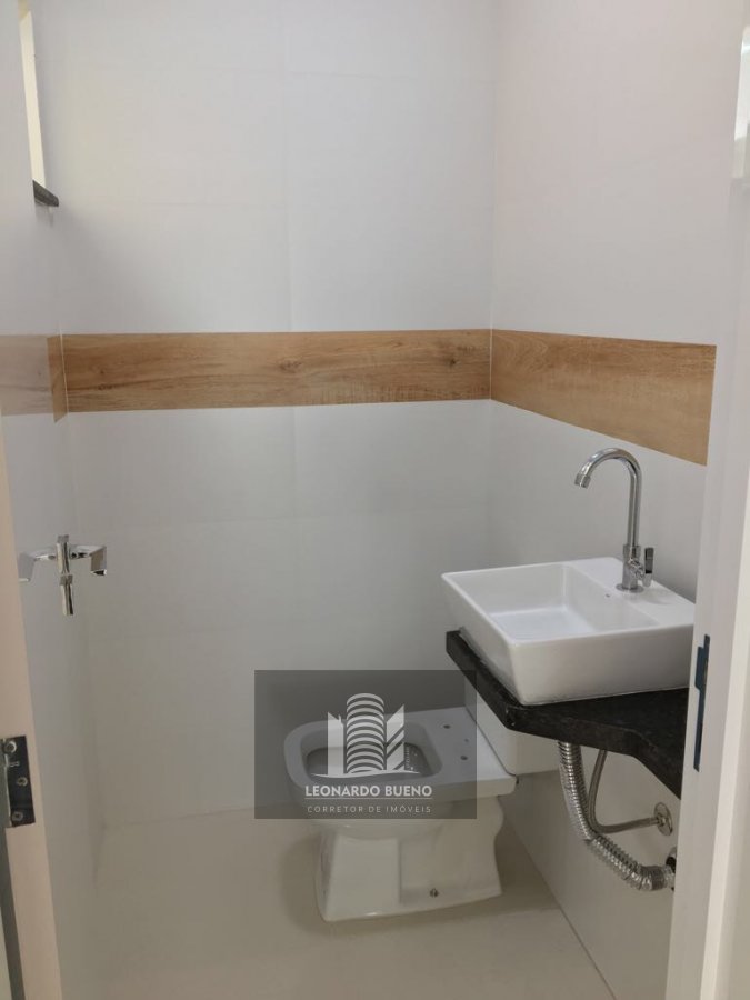 Casa à venda com 3 quartos, 180m² - Foto 2