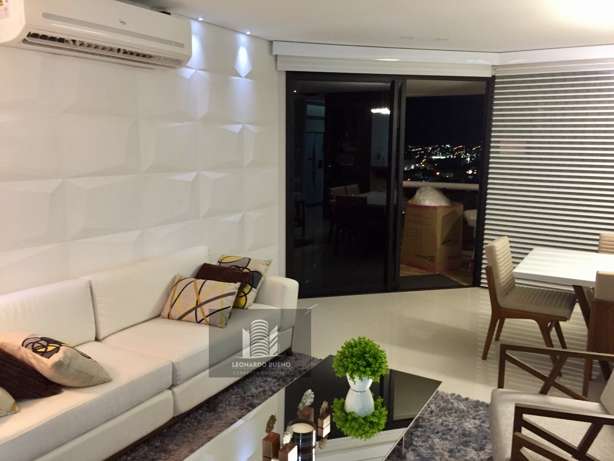 Apartamento à venda com 3 quartos, 200m² - Foto 2