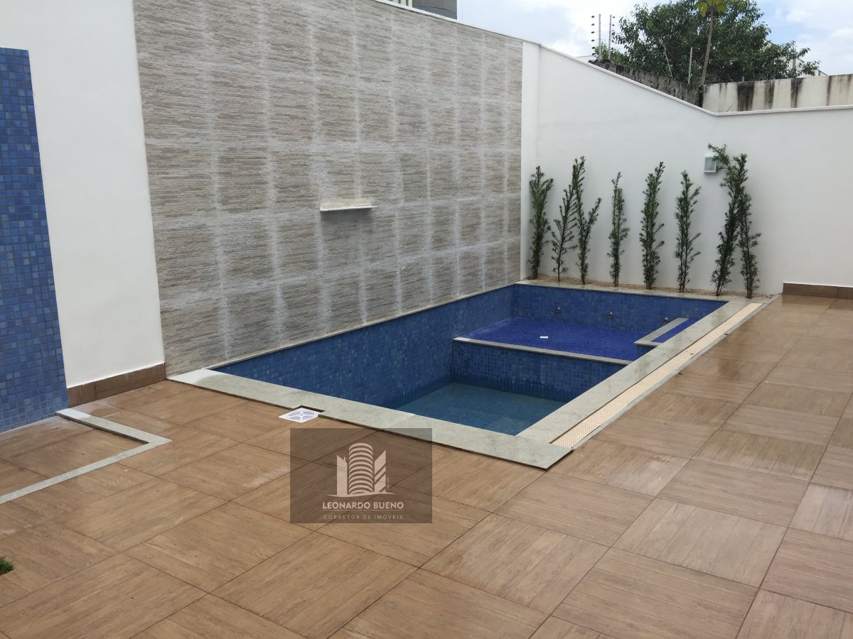 Casa à venda com 4 quartos, 400m² - Foto 2