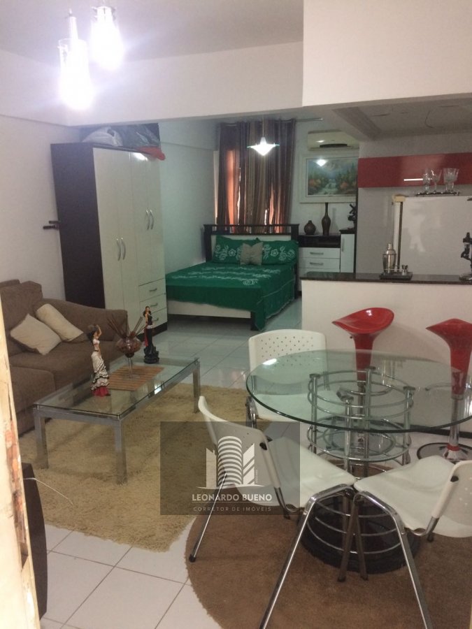 Apartamento à venda com 1 quarto, 33m² - Foto 2