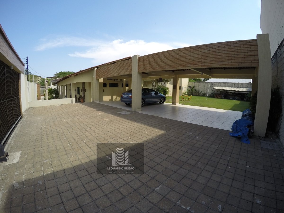 Casa à venda com 6 quartos, 1350m² - Foto 30