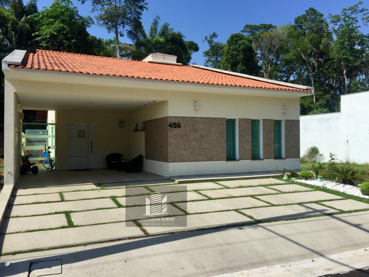 Casa à venda com 3 quartos, 275m² - Foto 1