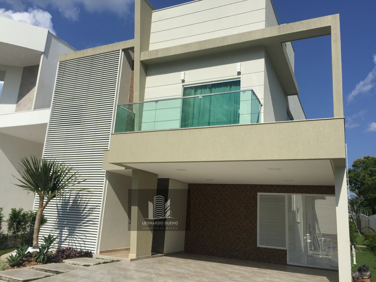 Casa à venda com 4 quartos, 341m² - Foto 1