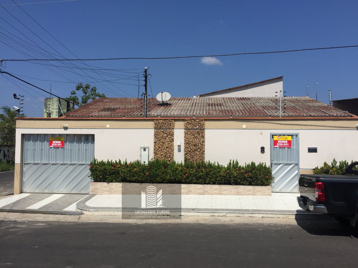 Casa à venda com 4 quartos, 400m² - Foto 1