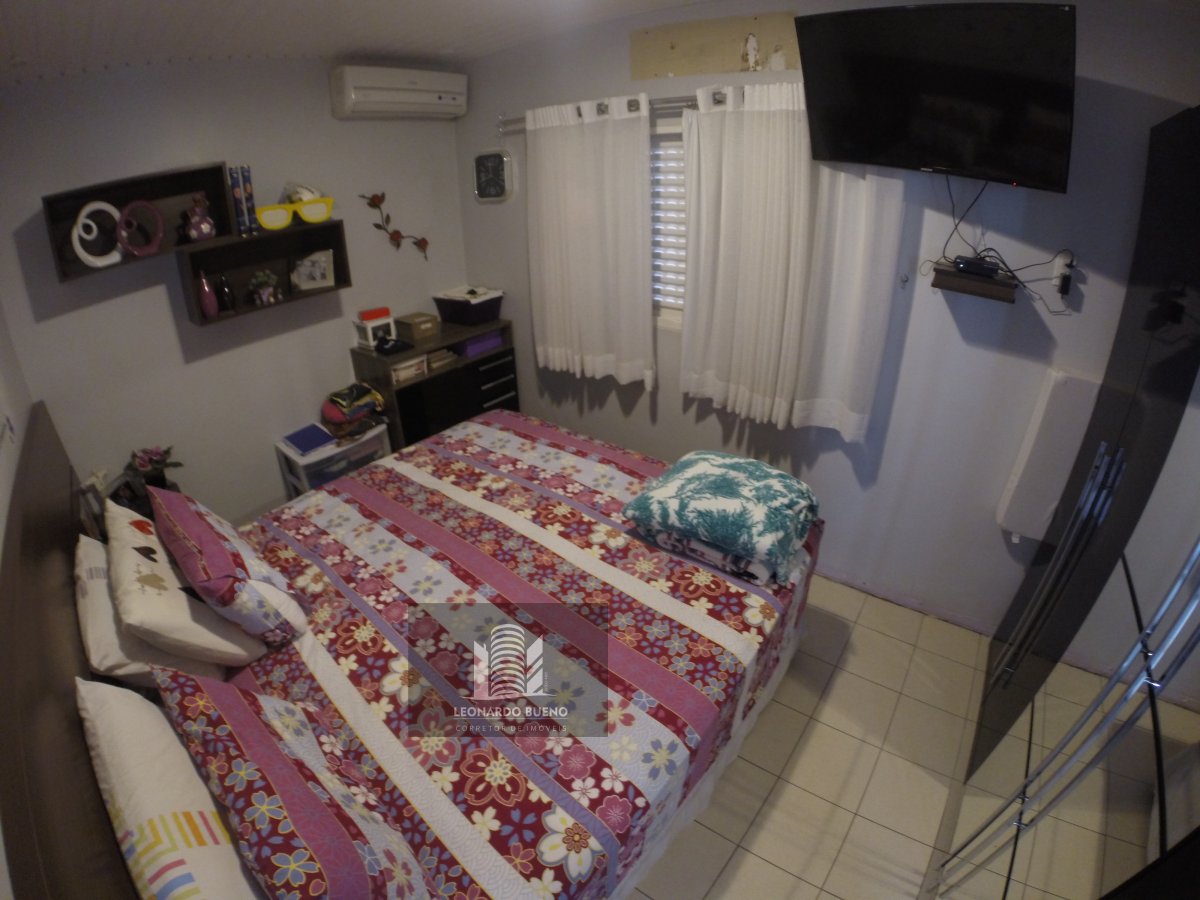 Casa à venda com 4 quartos, 90m² - Foto 3