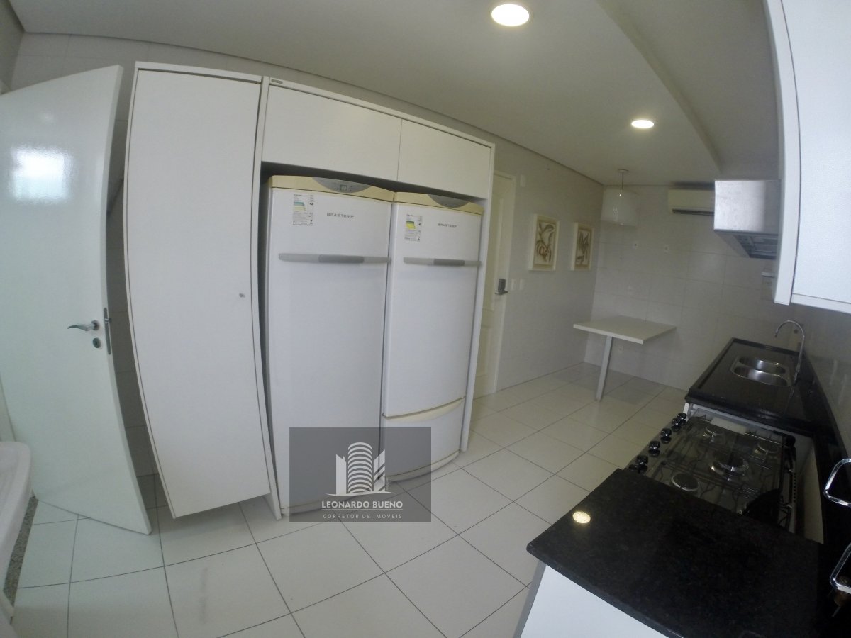 Apartamento para alugar com 3 quartos, 178m² - Foto 6