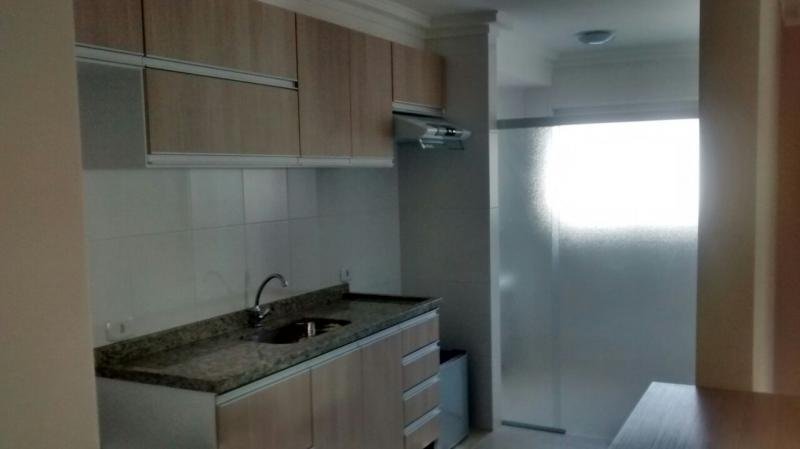 Apartamento à venda com 2 quartos, 72m² - Foto 3