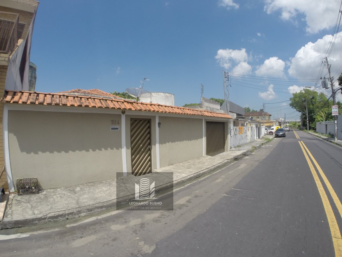 Casa à venda com 4 quartos, 400m² - Foto 1