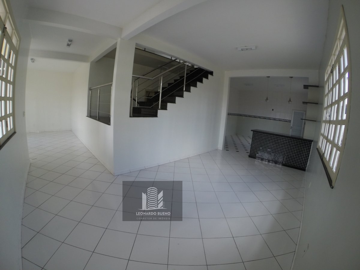 Casa para alugar com 4 quartos, 375m² - Foto 5