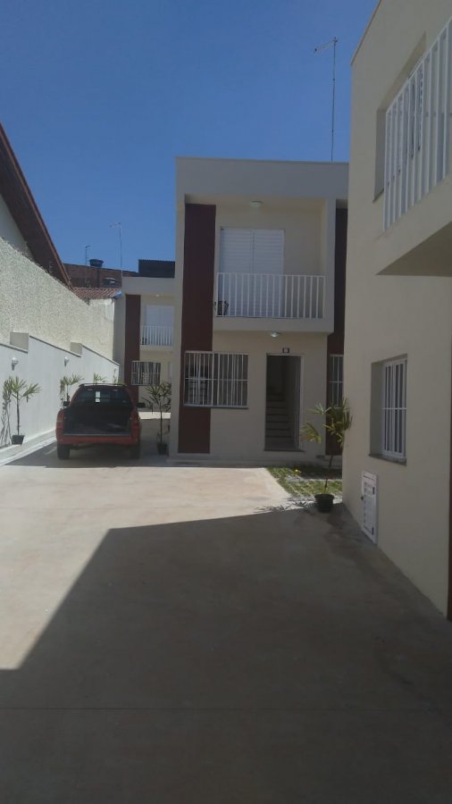 Sobrado à venda com 2 quartos, 60m² - Foto 1