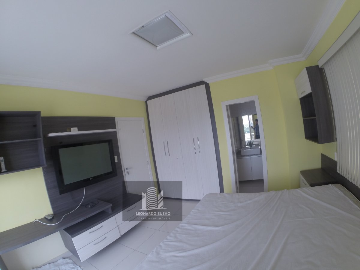 Apartamento para alugar com 4 quartos, 240m² - Foto 3