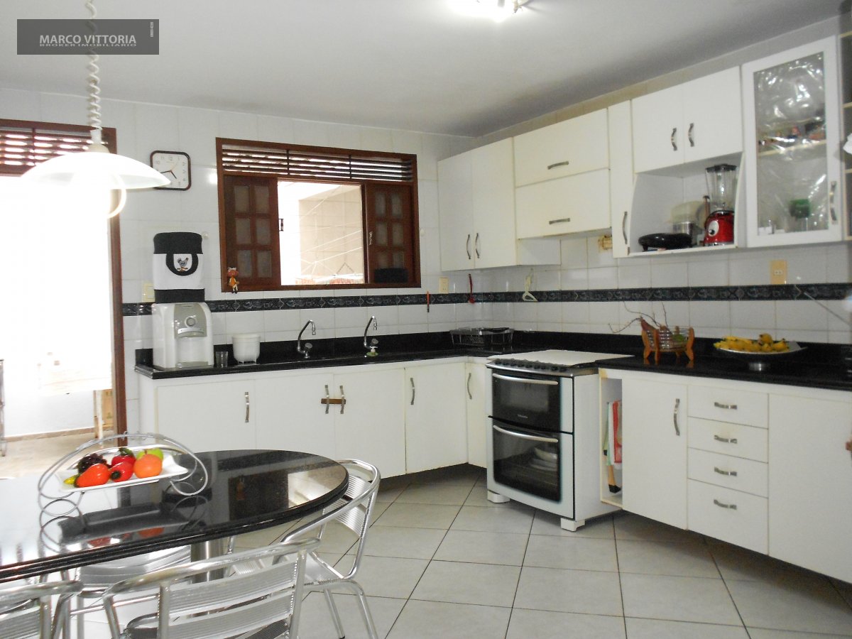 Casa à venda com 3 quartos, 300m² - Foto 19