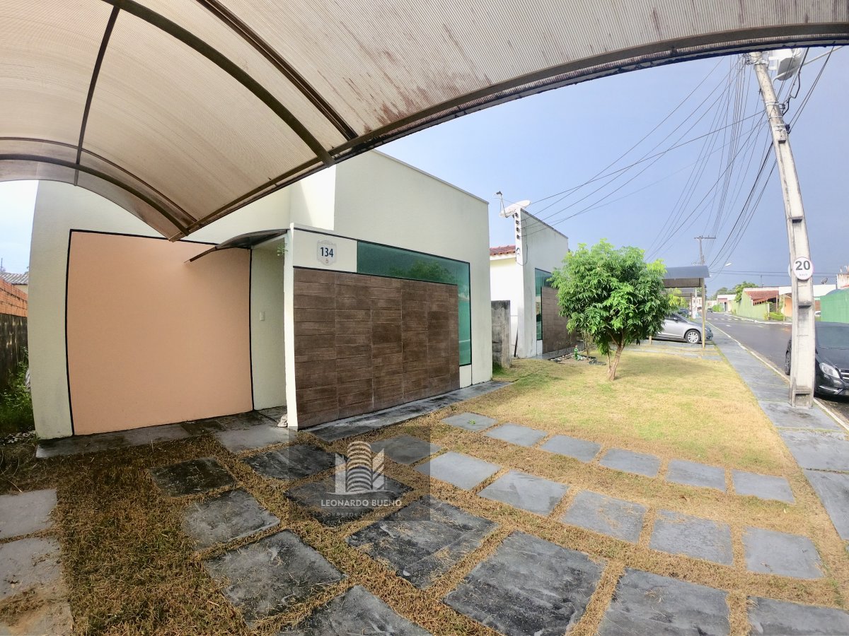 Casa à venda com 3 quartos, 200m² - Foto 1