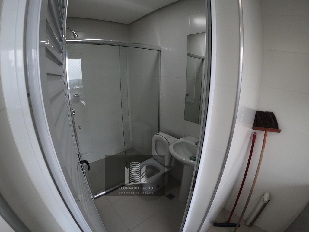 Apartamento para alugar com 4 quartos, 240m² - Foto 9