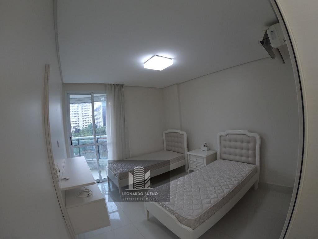 Apartamento para alugar com 4 quartos, 240m² - Foto 15