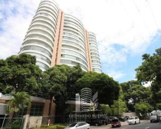 Apartamento para alugar com 4 quartos, 240m² - Foto 1