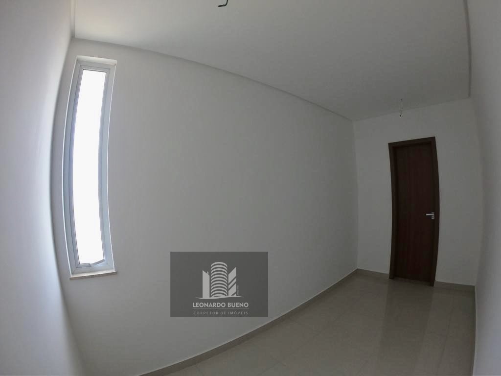 Casa à venda com 4 quartos, 300m² - Foto 7