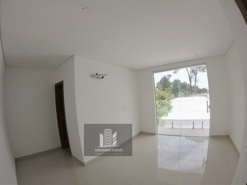 Casa à venda com 4 quartos, 300m² - Foto 18