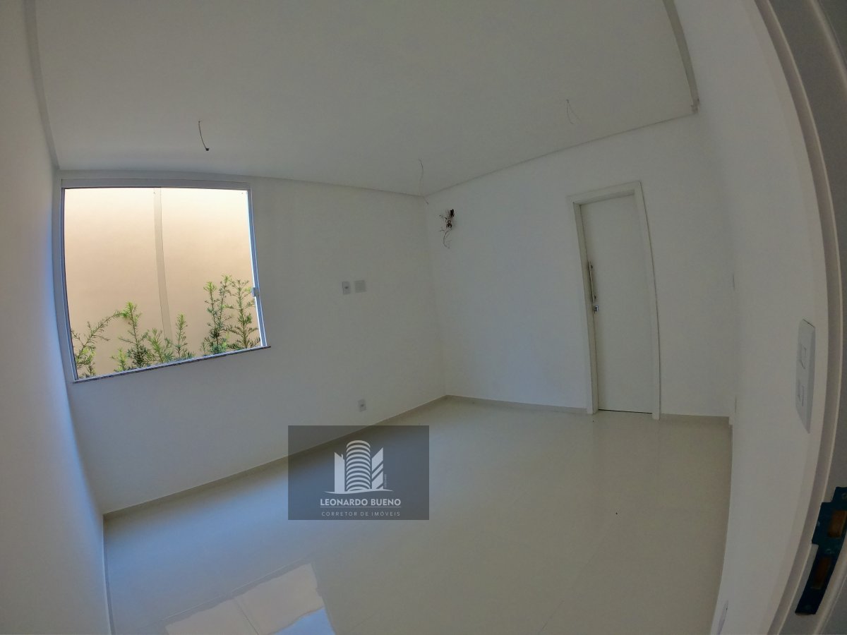 Casa à venda com 3 quartos, 147m² - Foto 2