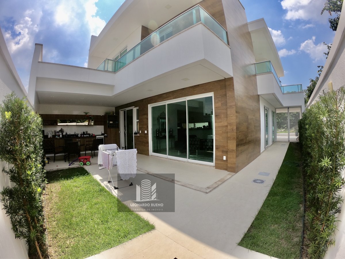 Casa à venda com 4 quartos, 330m² - Foto 3