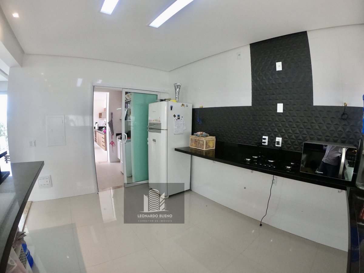 Casa à venda com 4 quartos, 330m² - Foto 20