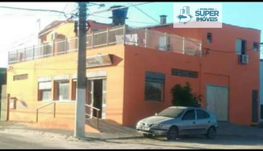 Casa a Venda no bairro Fragata em Pelotas - RS. 4 banheiros, 4 dormitórios, 2 suítes, 2 vagas na garagem, 1 cozinha,  closet,  área de serviço,  sala 