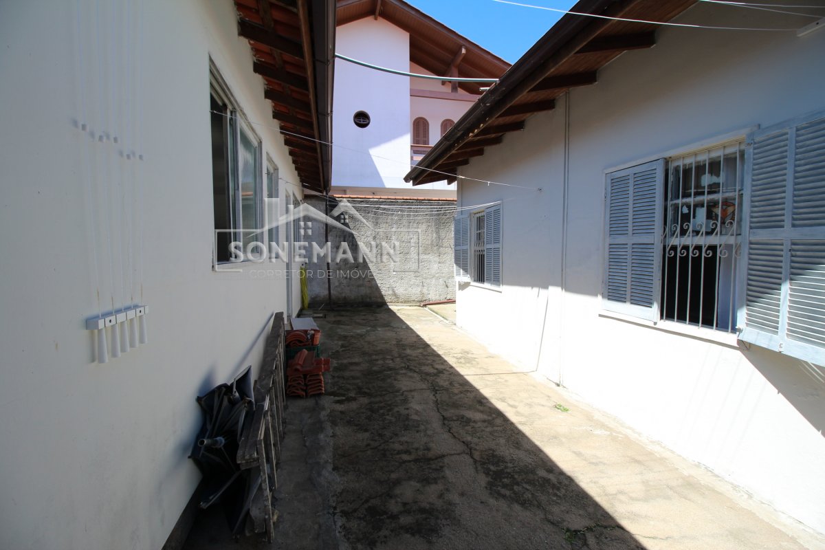 Casa à venda com 3 quartos, 180m² - Foto 7