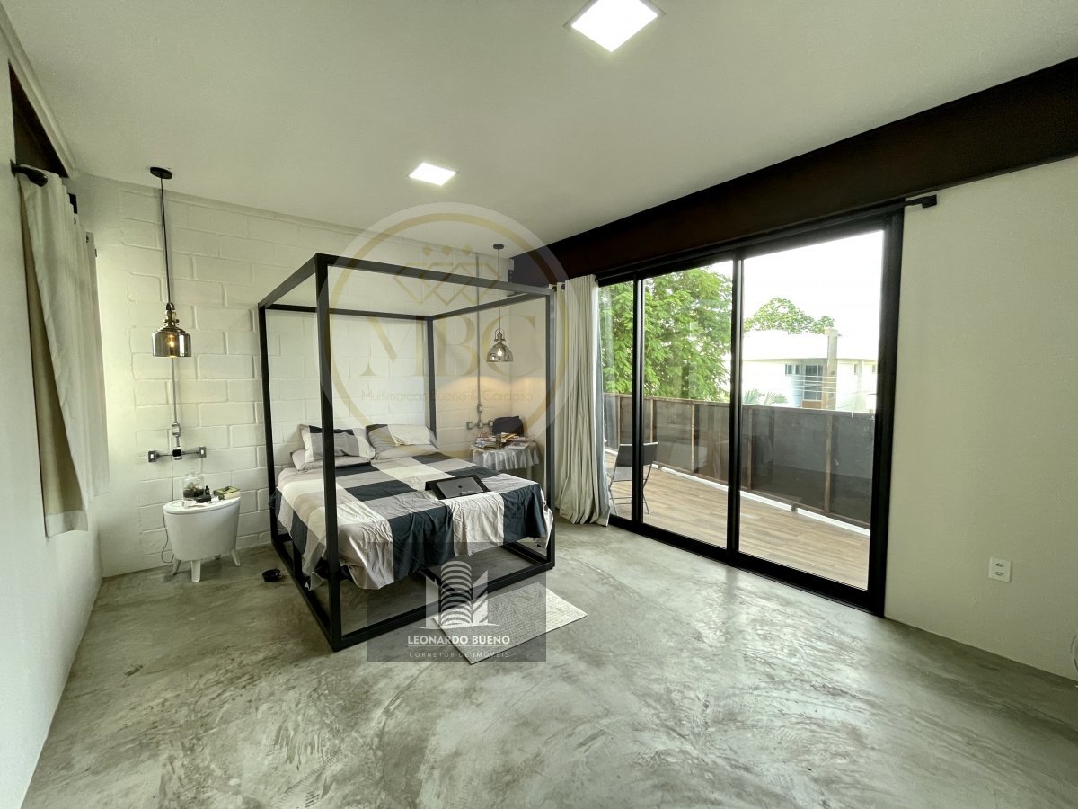 Casa à venda com 4 quartos, 300m² - Foto 2