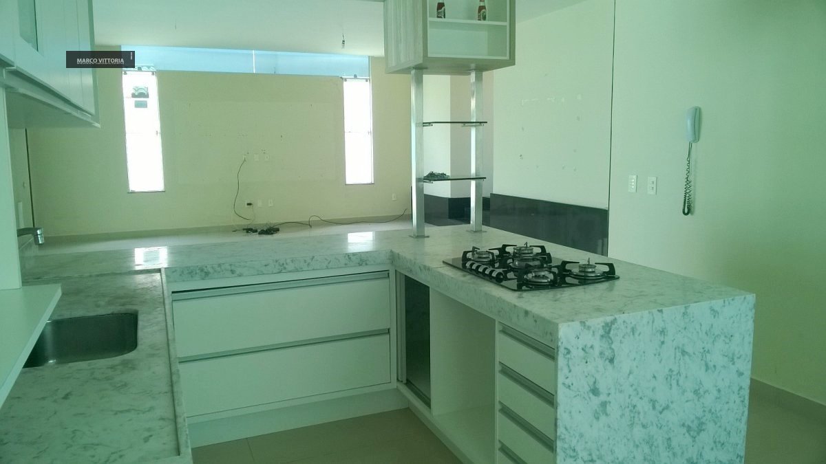 Casa de Condomínio à venda com 3 quartos, 180m² - Foto 1