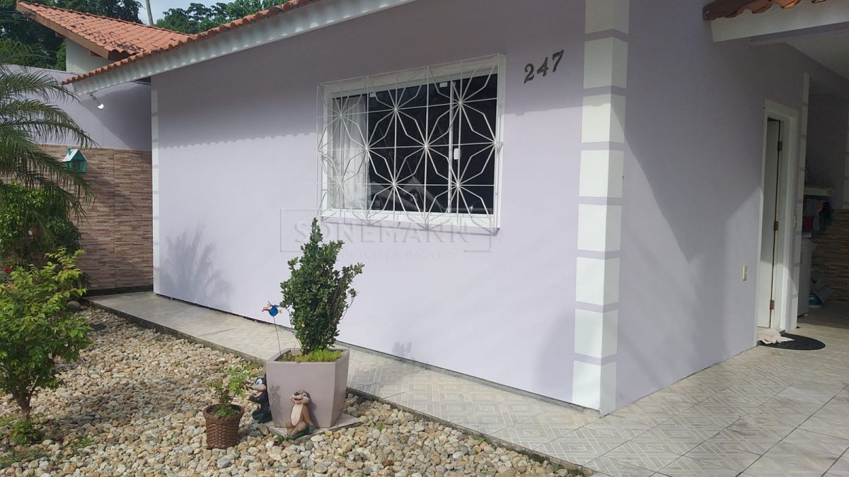 Casa à venda com 2 quartos, 69m² - Foto 1