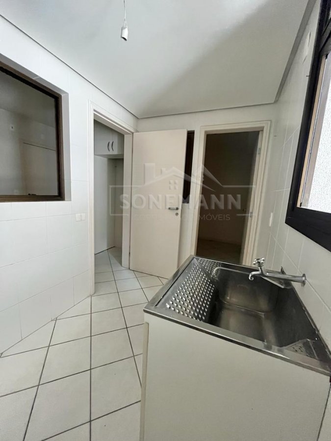 Apartamento à venda com 3 quartos, 121m² - Foto 15