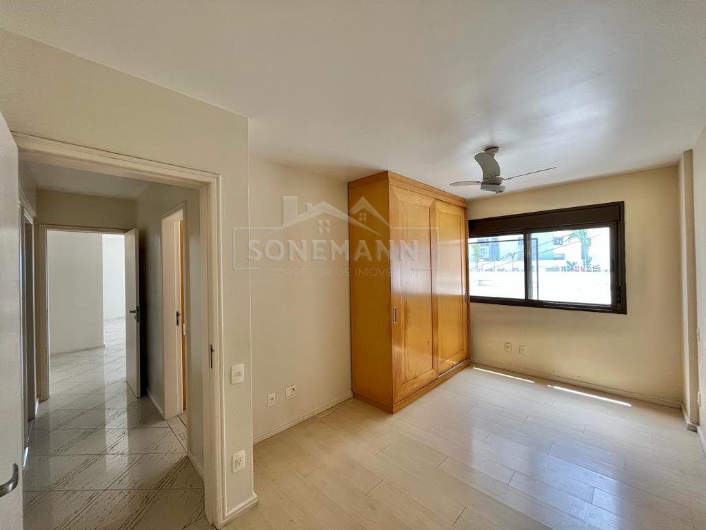 Apartamento à venda com 3 quartos, 121m² - Foto 17