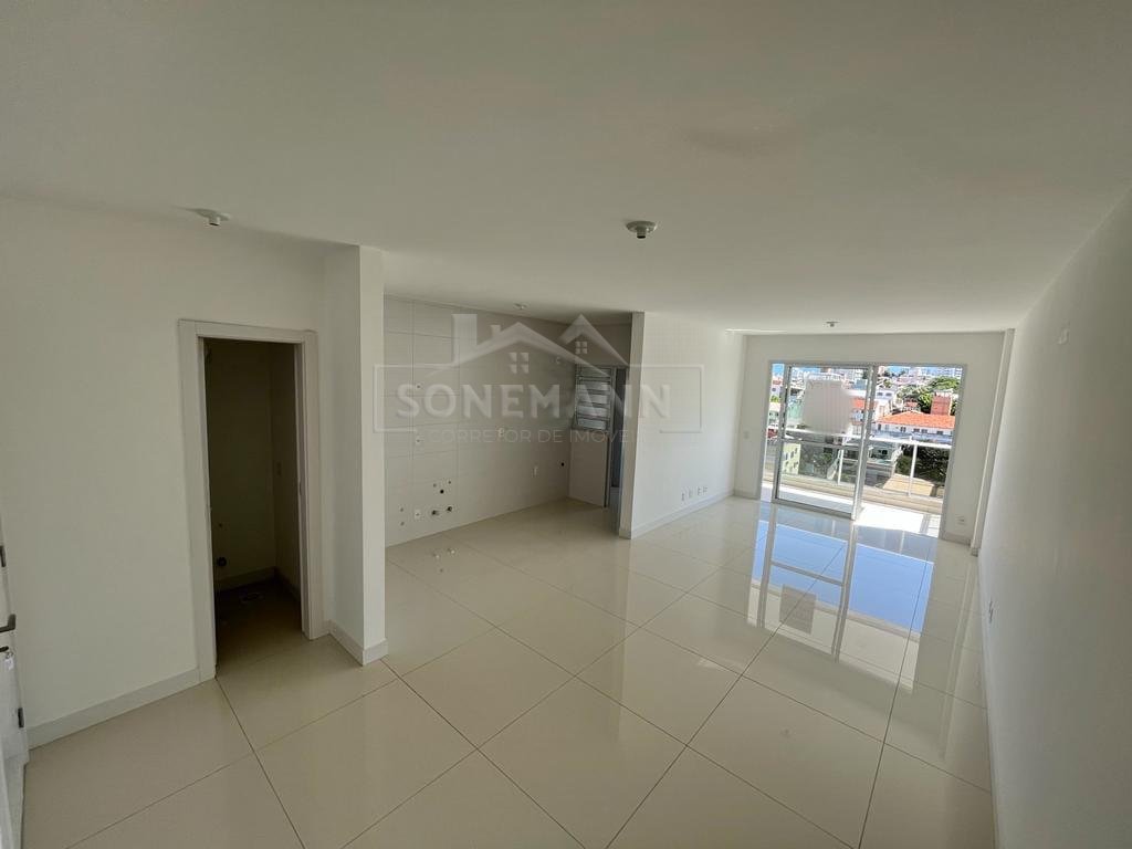 Apartamento à venda com 2 quartos, 95m² - Foto 2