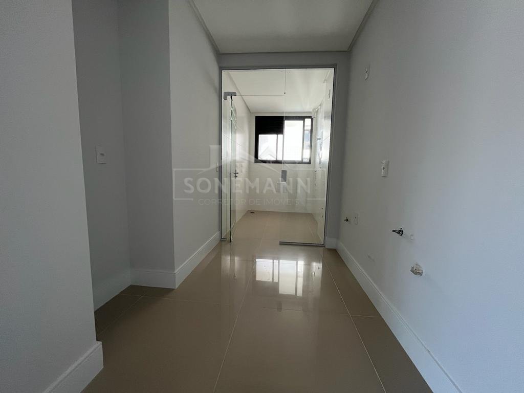 Apartamento à venda com 3 quartos, 123m² - Foto 18