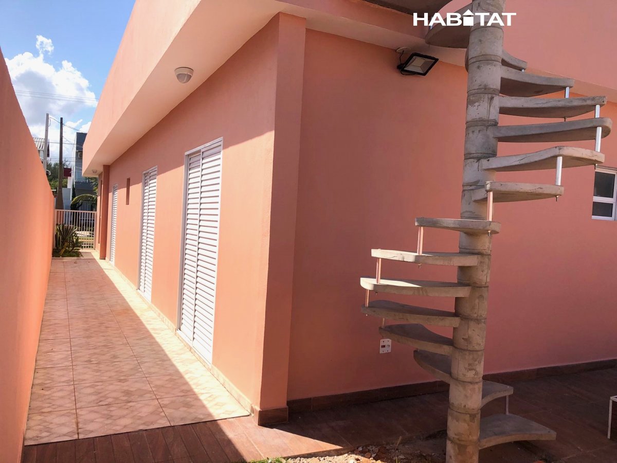 Casa à venda com 3 quartos, 300m² - Foto 9