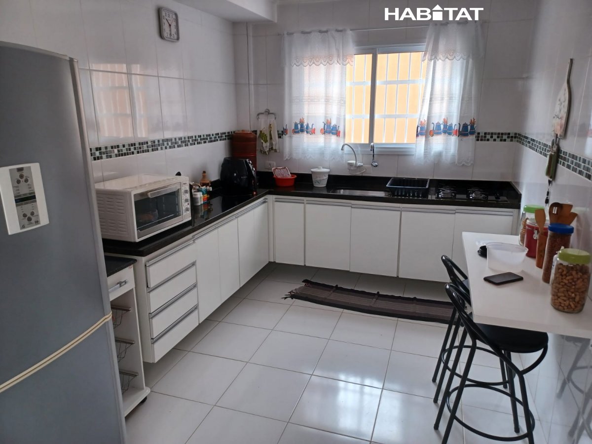 Sobrado à venda com 2 quartos, 150m² - Foto 32