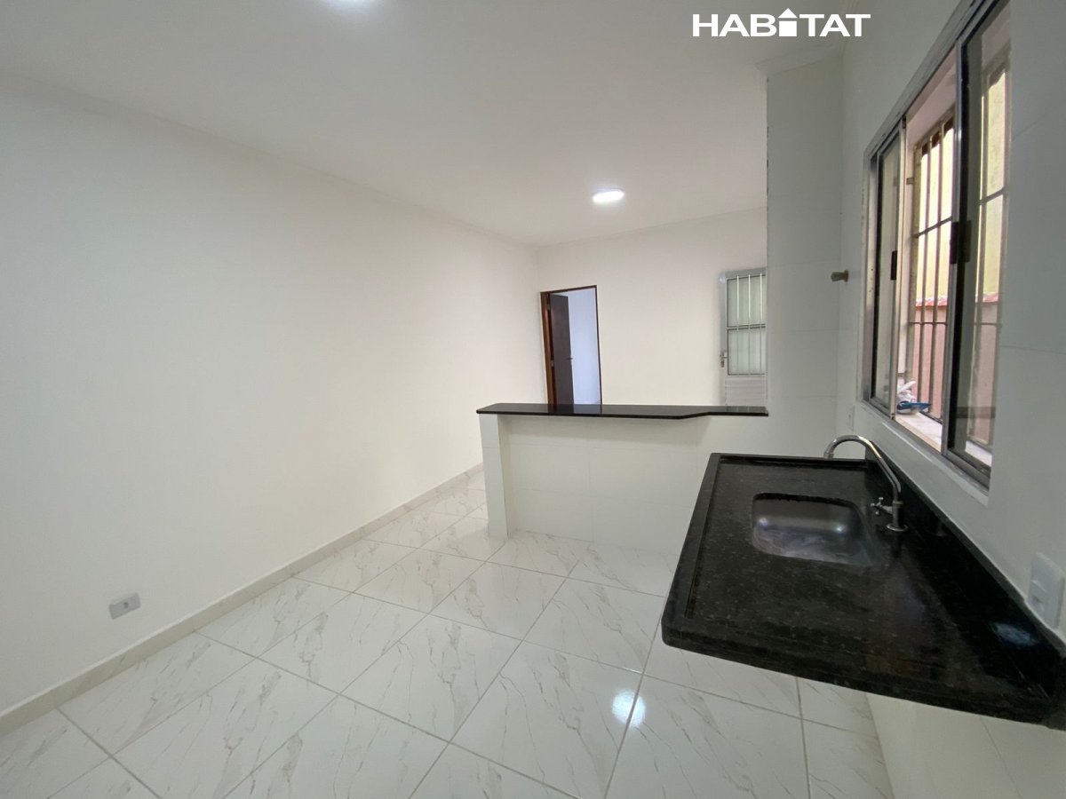 Casa à venda com 2 quartos, 50m² - Foto 4