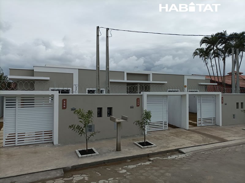 Casa à venda com 3 quartos, 210m² - Foto 2