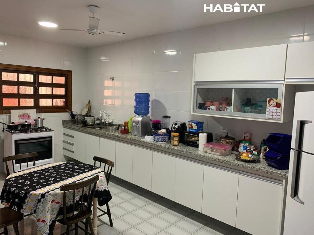 Casa à venda com 3 quartos, 250m² - Foto 2