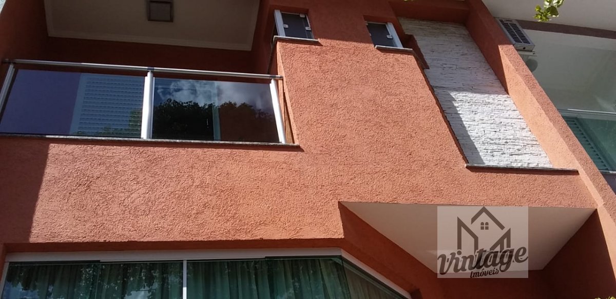 Sobrado à venda com 3 quartos, 143m² - Foto 1