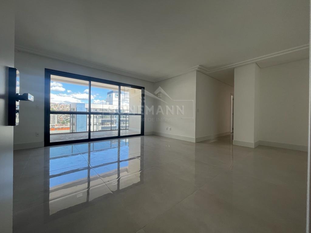 Apartamento à venda com 3 quartos, 129m² - Foto 4