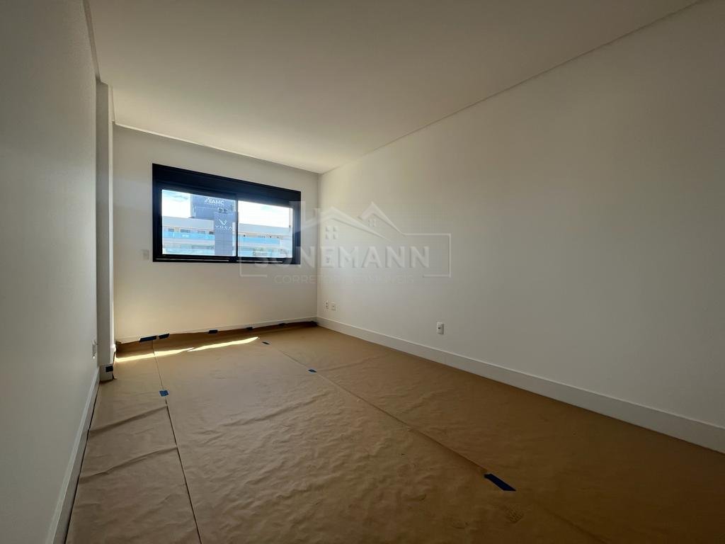 Apartamento à venda com 3 quartos, 129m² - Foto 11