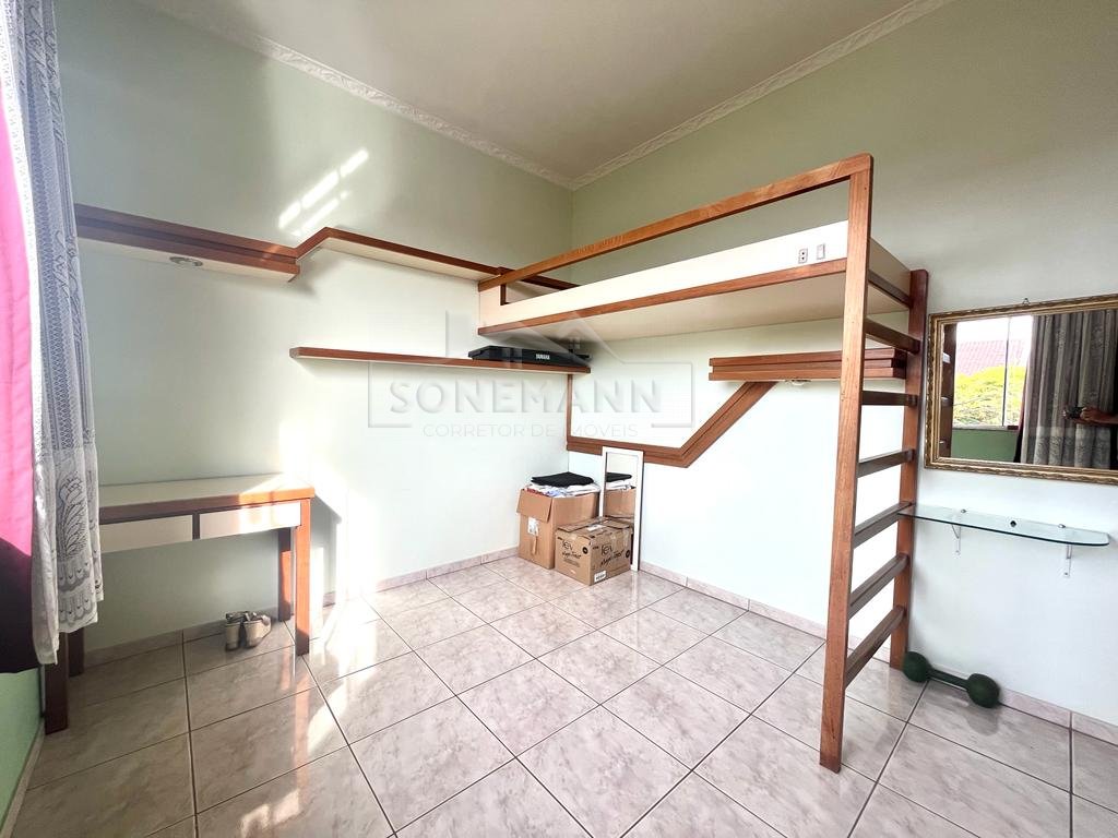 Casa à venda com 5 quartos, 212m² - Foto 17