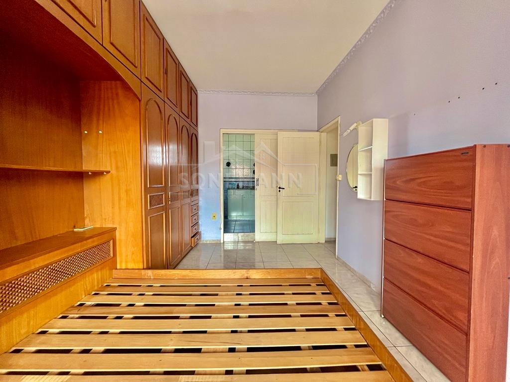 Casa à venda com 5 quartos, 212m² - Foto 15