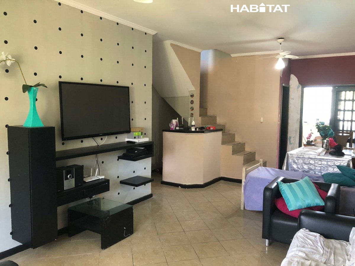 Casa à venda com 4 quartos, 300m² - Foto 4