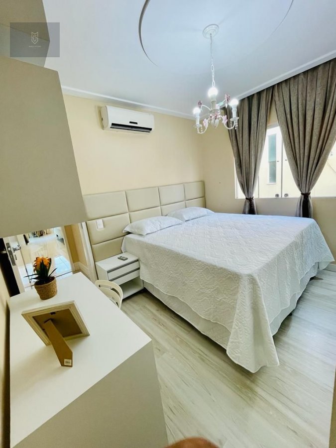 Casa de Condomínio à venda com 4 quartos, 240m² - Foto 19