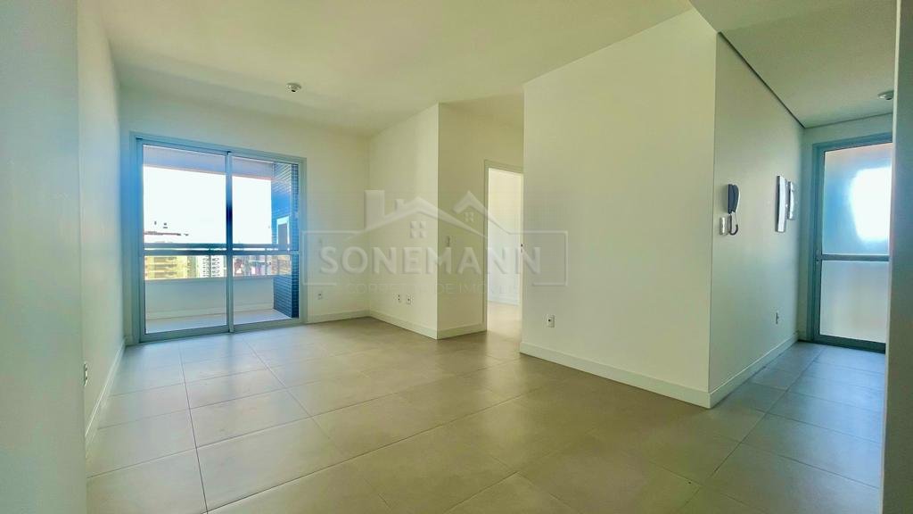 Apartamento à venda com 2 quartos, 69m² - Foto 2