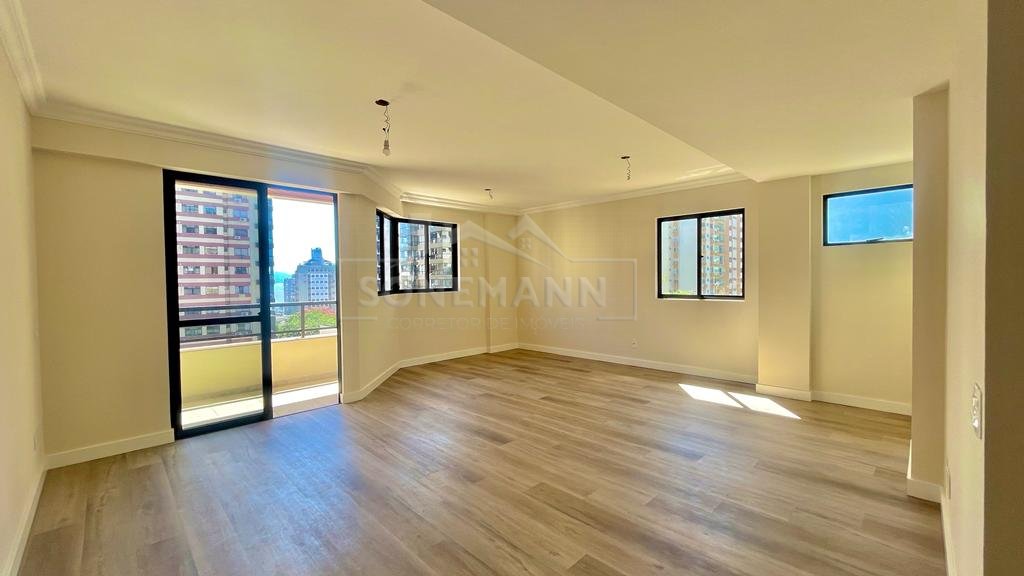 Apartamento à venda com 3 quartos, 110m² - Foto 7