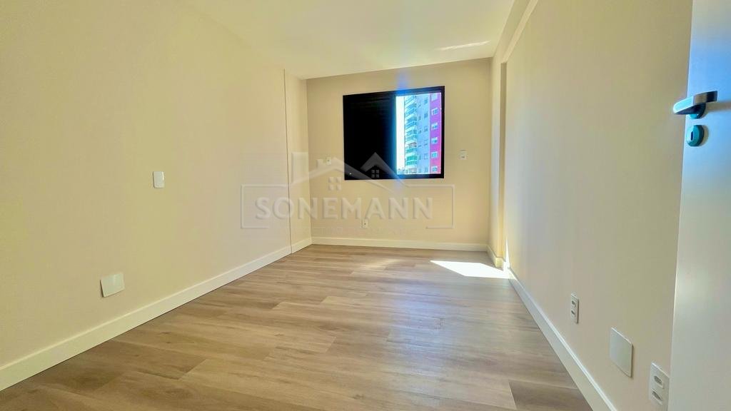 Apartamento à venda com 3 quartos, 110m² - Foto 14