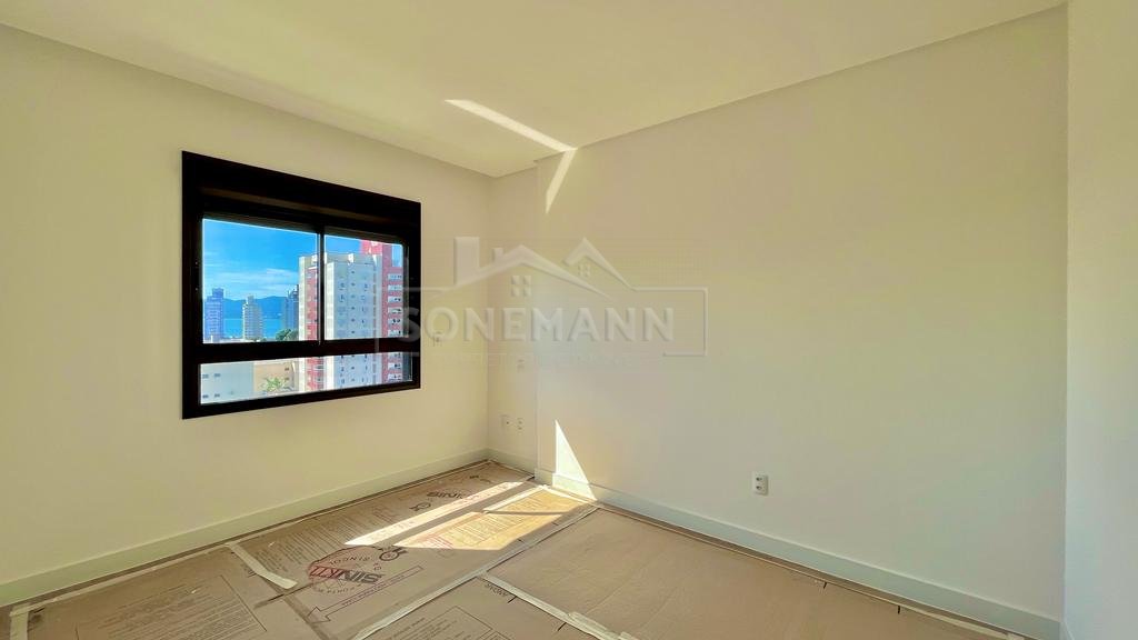 Apartamento à venda com 3 quartos, 123m² - Foto 15